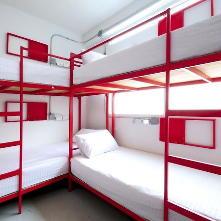 Jellybean Ezy Hostel Sathorn 曼谷 外观 照片