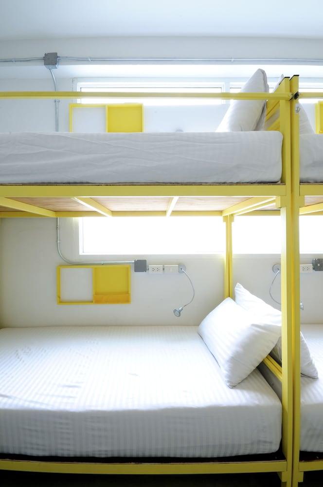Jellybean Ezy Hostel Sathorn 曼谷 外观 照片