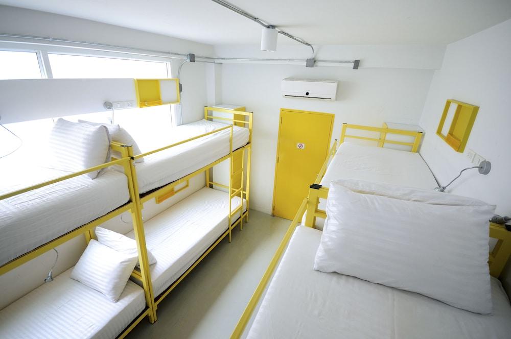 Jellybean Ezy Hostel Sathorn 曼谷 外观 照片