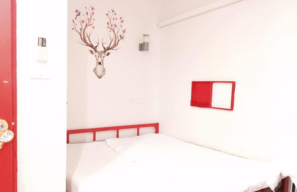 Jellybean Ezy Hostel Sathorn 曼谷 外观 照片