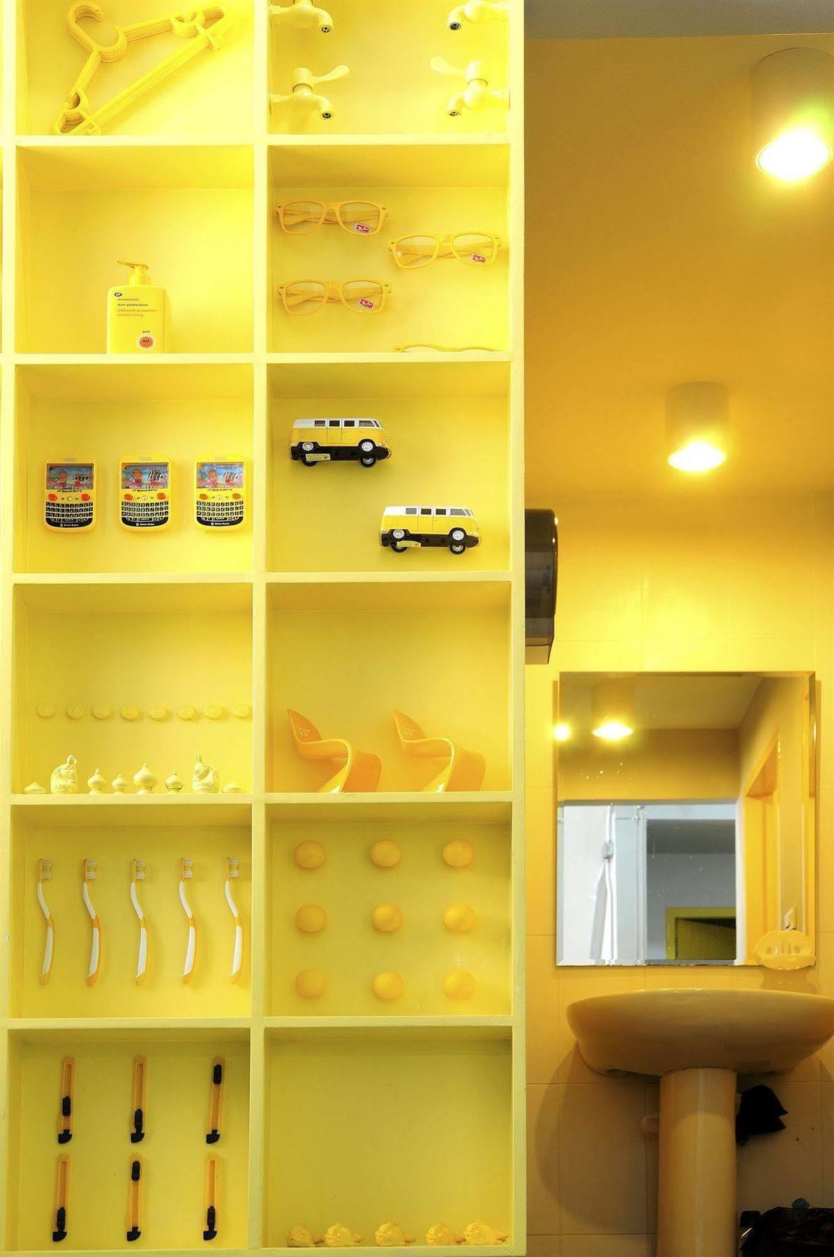 Jellybean Ezy Hostel Sathorn 曼谷 外观 照片