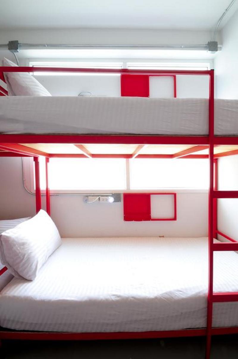 Jellybean Ezy Hostel Sathorn 曼谷 外观 照片