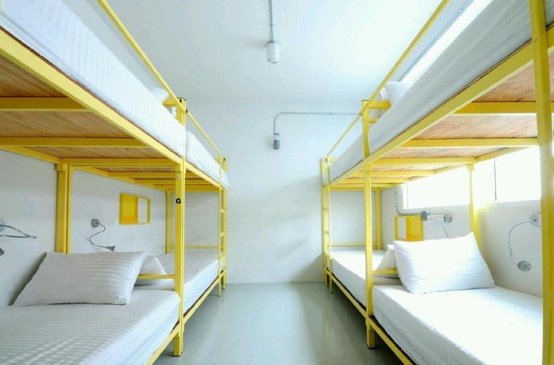 Jellybean Ezy Hostel Sathorn 曼谷 外观 照片
